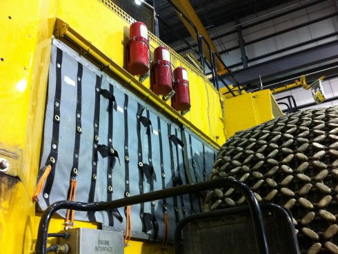 Couverture acoustique pour machinerie et transport