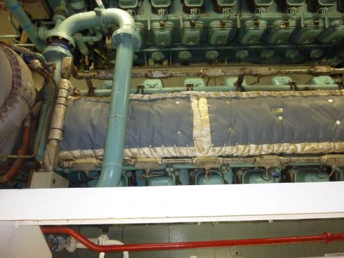 Insulating blanket for ship